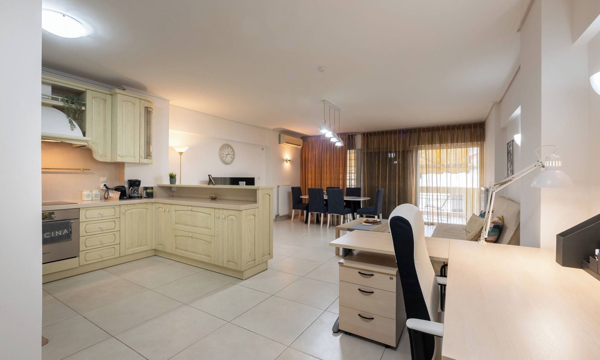 Ampelokipoi Apartment | Modern 2BR apt: hot tub, steps from metro