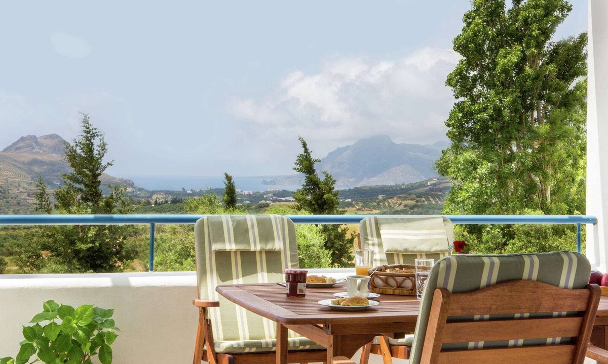 Lefkogeia Villa | Modish Villa in Lefkogia Crete with Swimming Pool