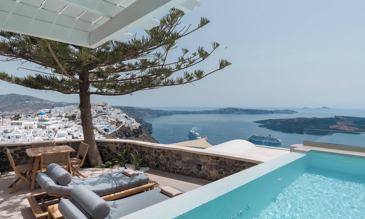 Firostefani Apartment | Morfes 2bedroom aprt with Plunge heated pool and Sea View by Caldera Houses