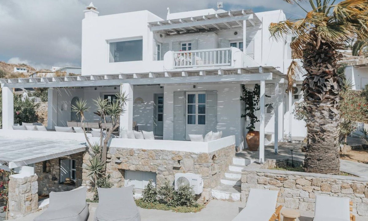 Platis Gialos Villa | myMykonos II beachfront villa