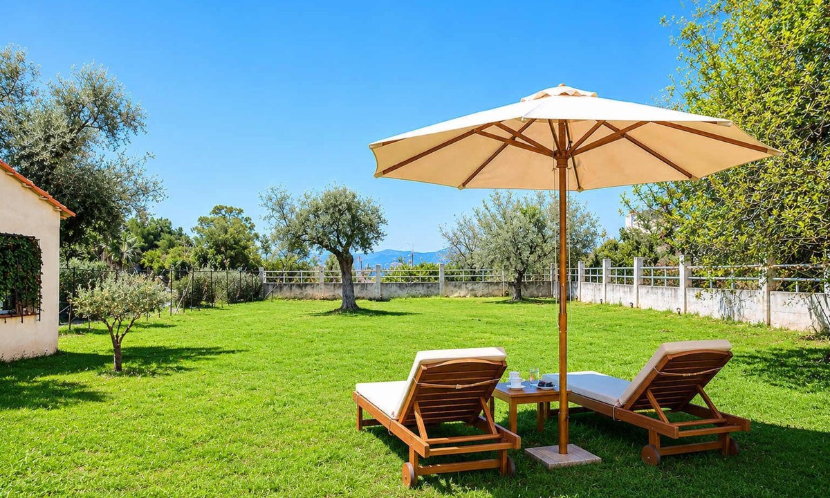 Kavos Apartment | Nafsika Family House - Sea View Getaway in Corfu