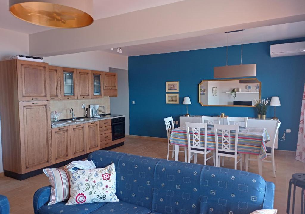 Nea Skioni Apartment | navy blue
