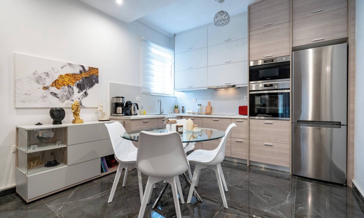 Irakleio Apartment | Neo Irakleio train st 1 bedrm 4 pers apartment by MPS