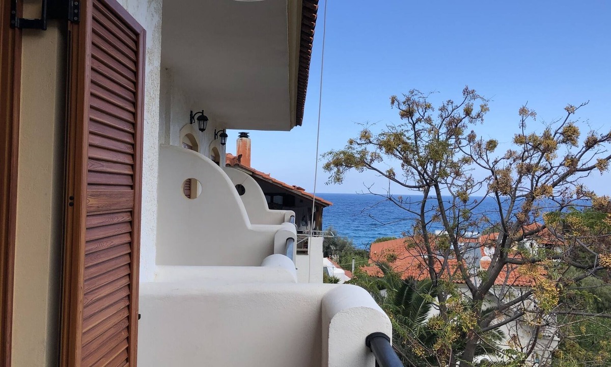 Gialiskari Apartment | Nikos Apartments A7 - One Bedroom Apartment, Sleeps 3
