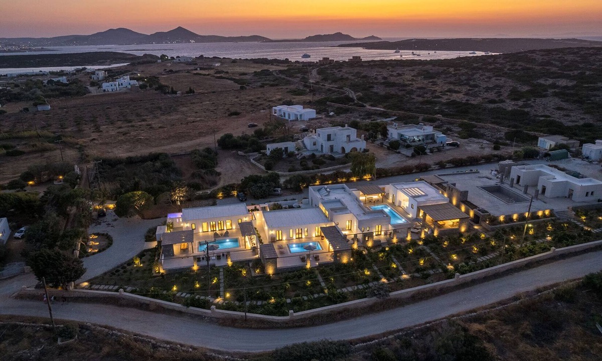 Santa Maria Villa | Noble Pearl Villas with Pool View & 7000 sq.m Beautiful Garden - Villa 1