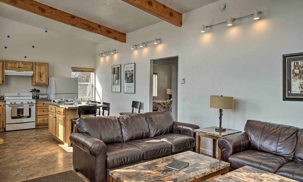 Fritz Creek Apartment | Northern Light Views! Family Apt w/Deck in Homer