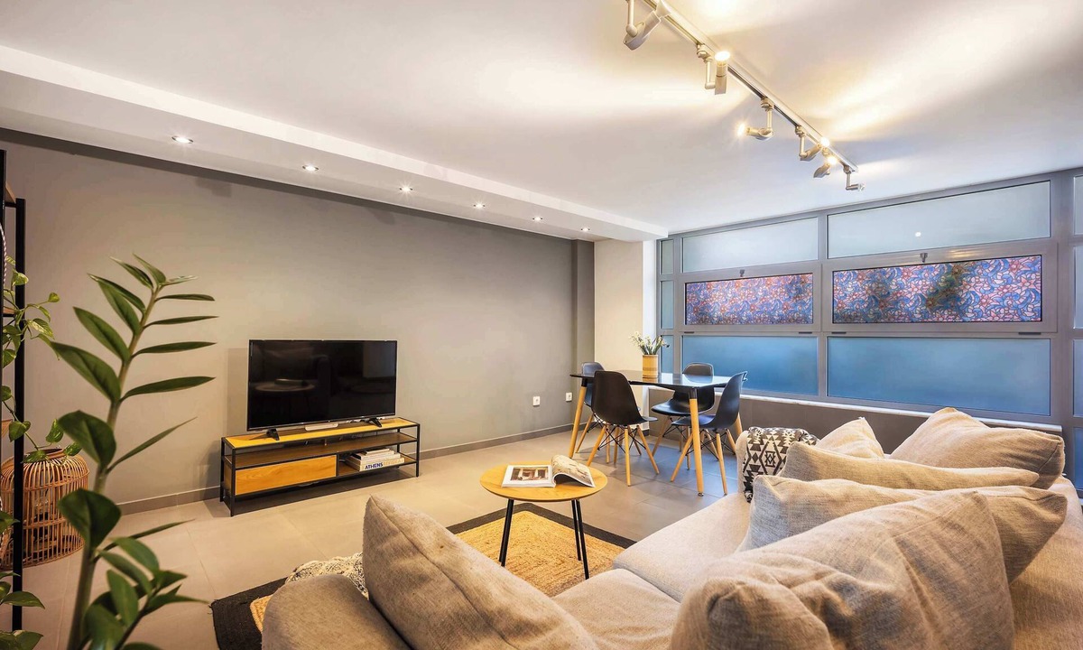 Gazi Apartment | O&O Group - Gazi Metro APT Urban Balcony Oasis