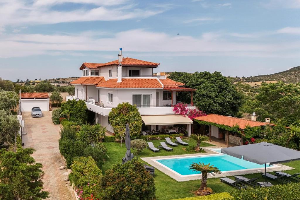Kropia House | Olive Grove 4BR 3BA Pool Villa near Athens Airport