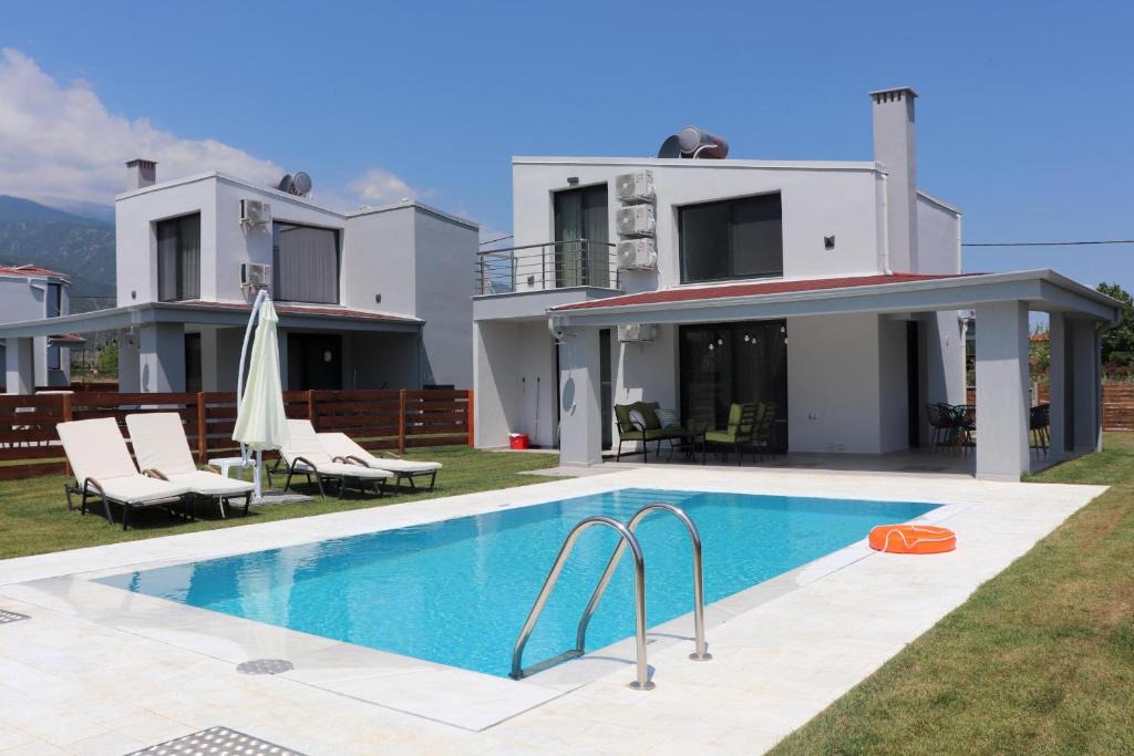Skotina House | OLYMPUS Paradise 5