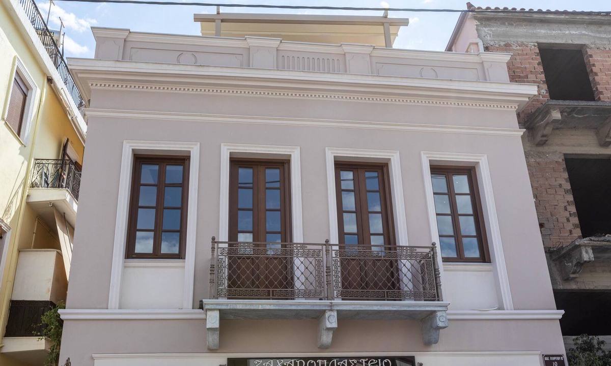 Gythio Apartment | Orion Maison: Luxury 3-bedroom maisonette in the center of town