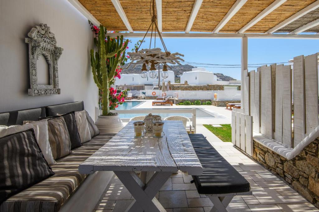 Ornos Beach | Ornos