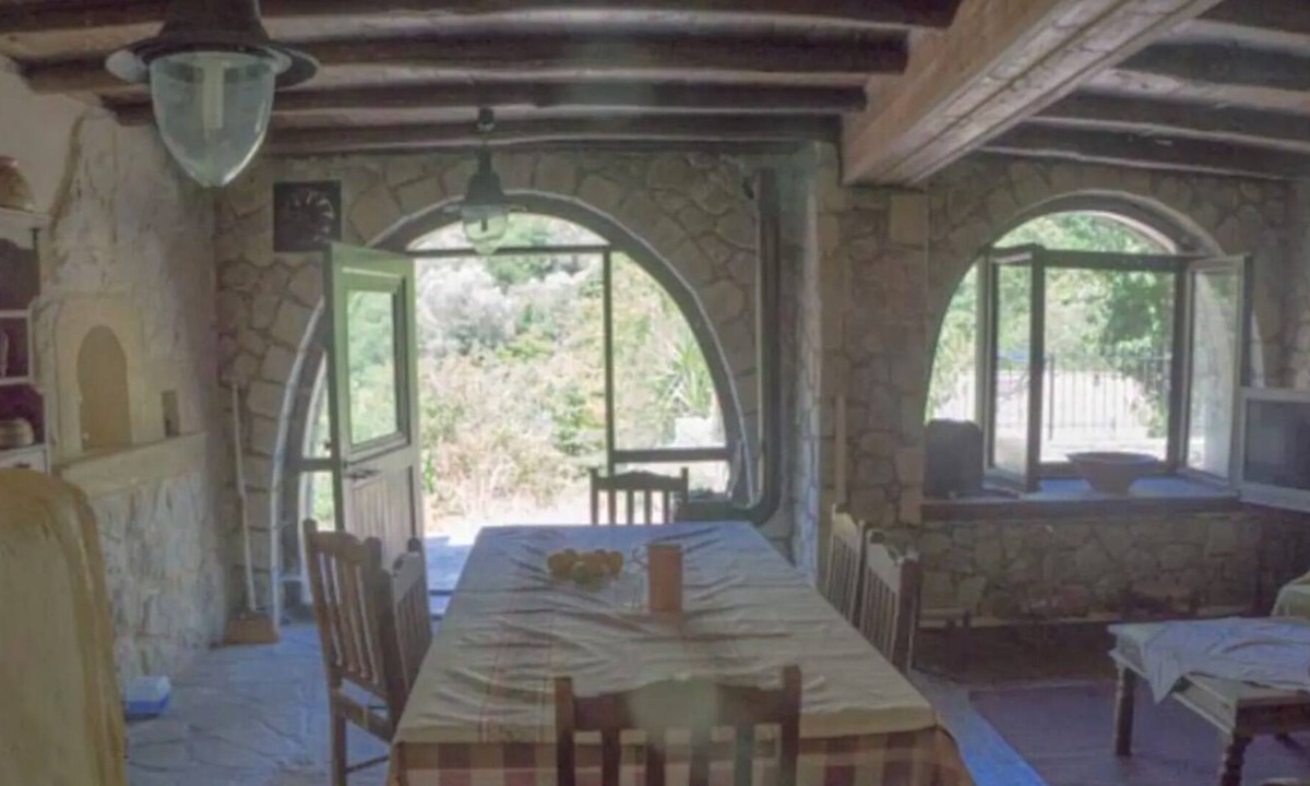 Kakopetros House | Owl House on the way to Southern Crete