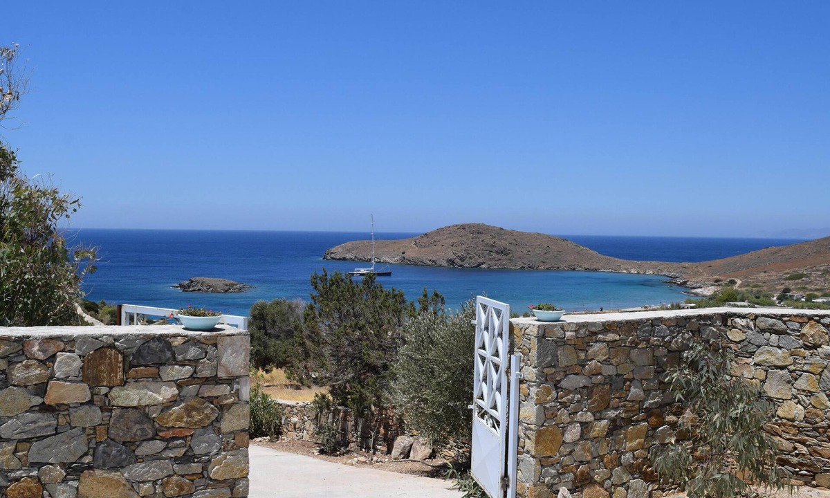 Delfini House | 'paraside' Seaside Villa in Delfini Says Netflix