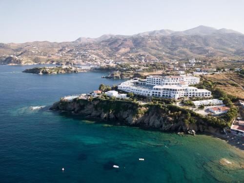 Peninsula Resort | Mononaftis