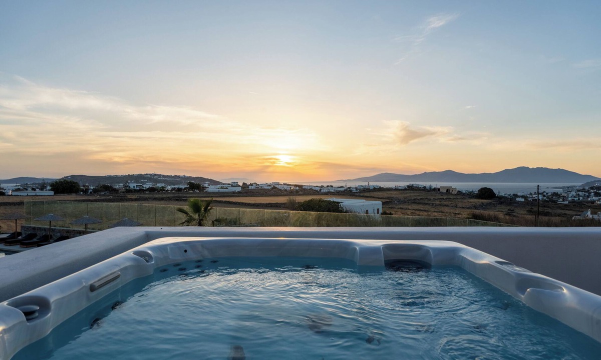 Paraga Apartment | Penthouse Suite with Breakfast at Regency Sunset Suites | Suite E (epsilon)