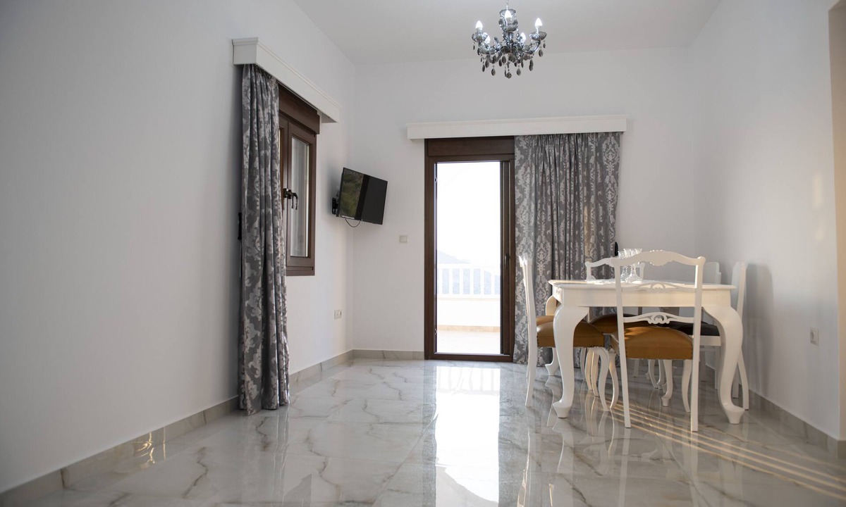 Massouri House | Pikos Luxury Apartment 2nd Floor