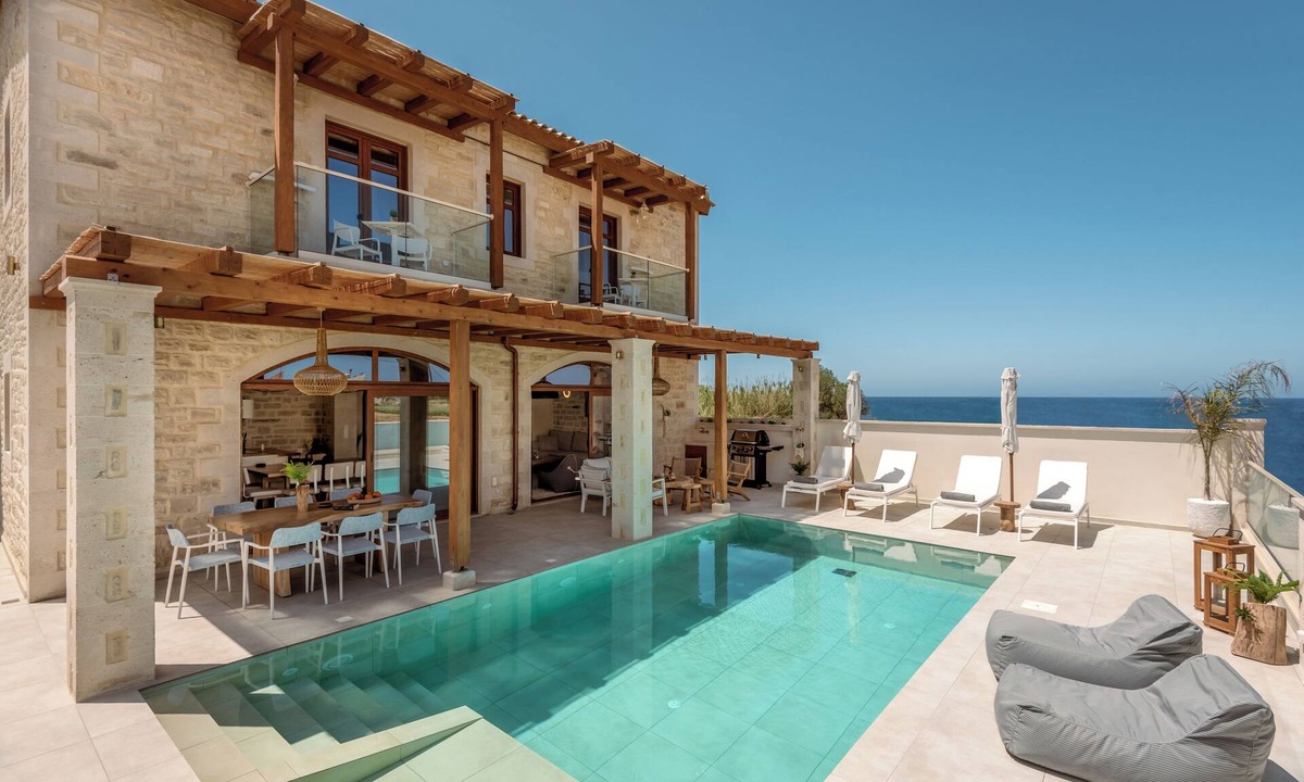 Sfakaki Villa | Pileas Villa, a Supreme Retreat by the Beach
