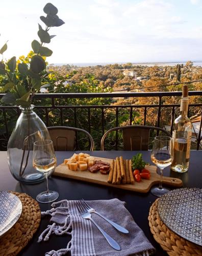 Frinion Apartment | Pine House with Sea View