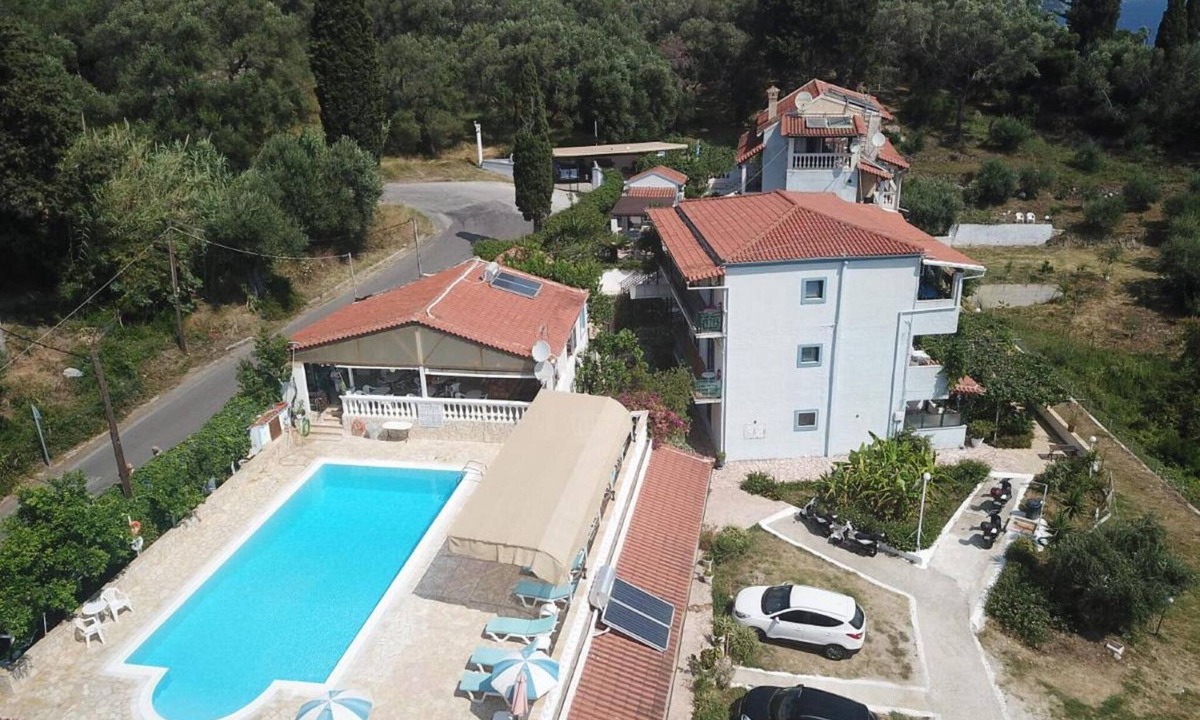 Dafnata Apartment | Pleasant apartment in Mpenitses with terrace