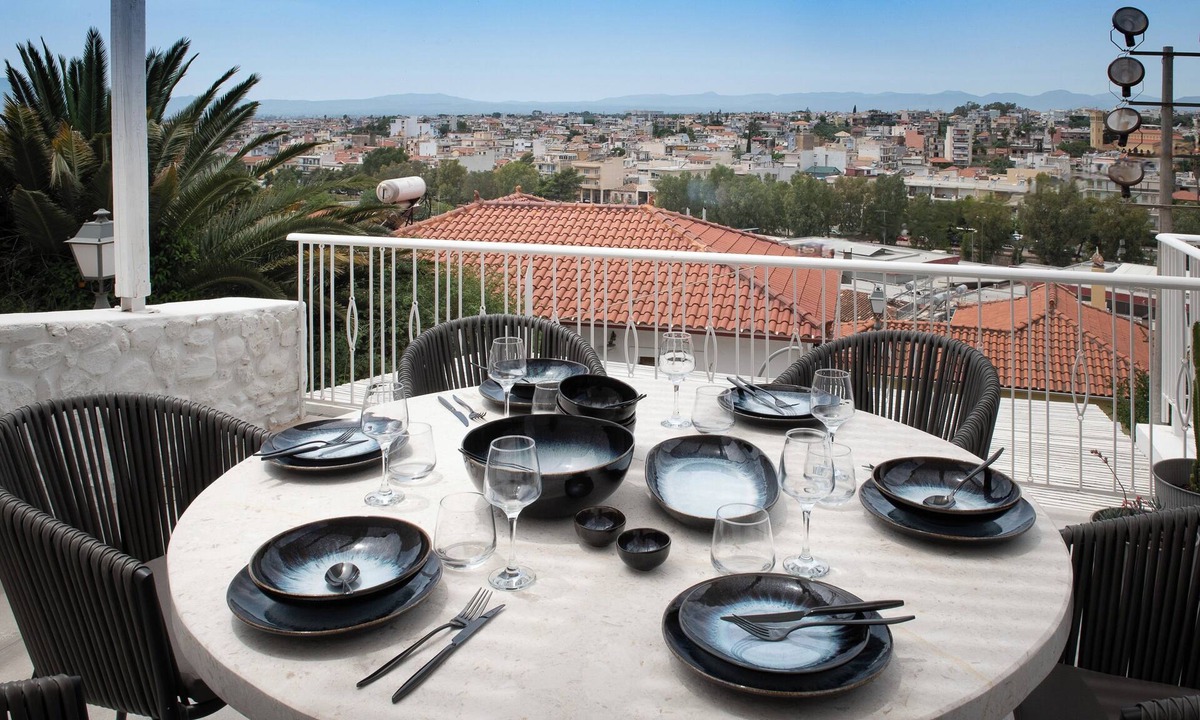 Kalamata Villa | Positivespace Kalamata Heights - Luxus und Historischer Charm mit Ausblick
