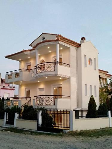 Asprovalta Villa | Prime Luxury Villa beach front
