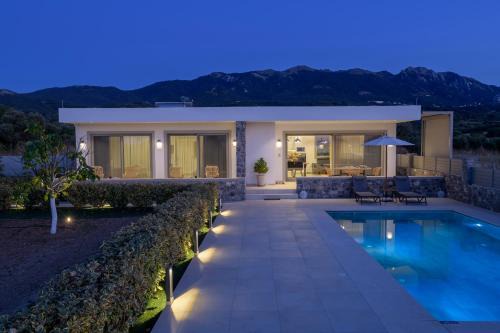 Zipari Villa | Private Villa Karydia with private pool
