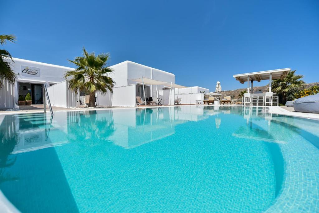 Paraga House | Queen Boutique Suites