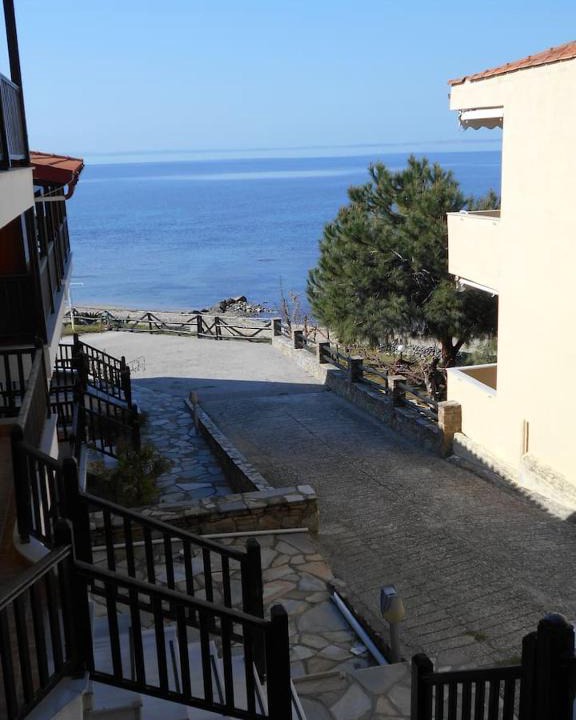 Psakoudia Apartment | Quiet family apt, 10m from the beach