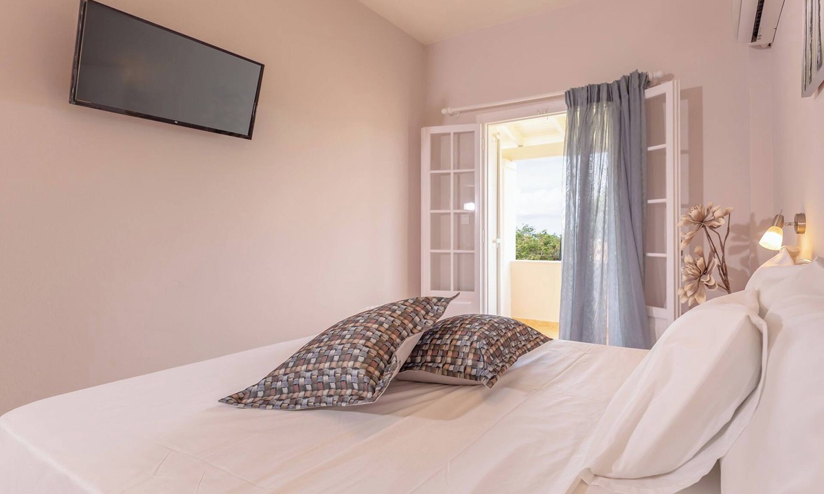 Roda Apartment | Relax Studios IREMIA - 1st floor apartment