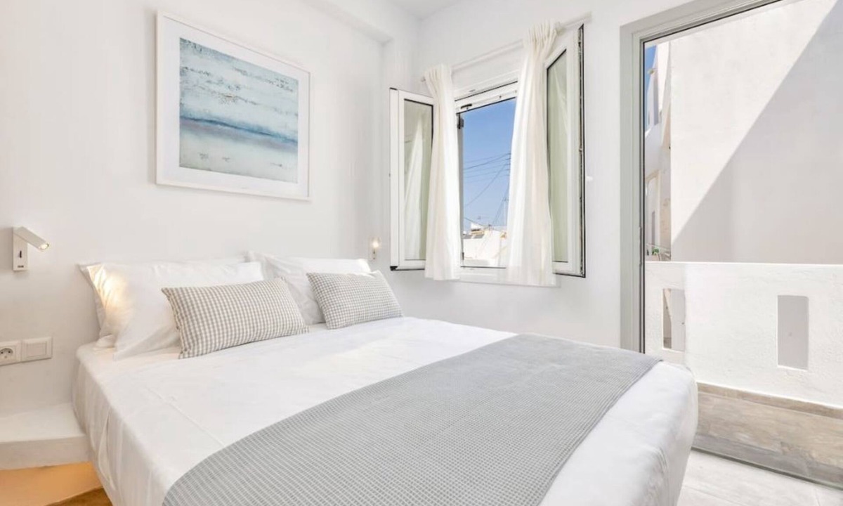 Parikia Hotel | Room 8 @ Pelican Paros in the Old Town!
