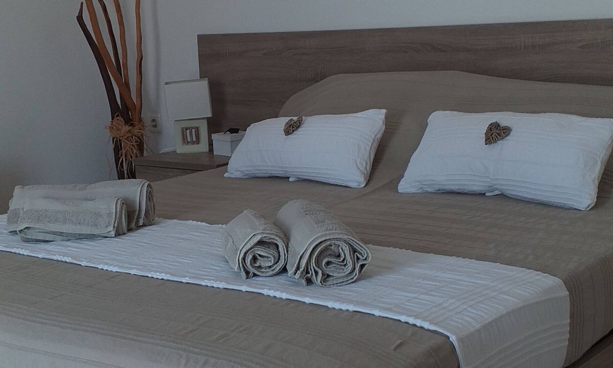 Kos Town Bed & Breakfast | Room for rent overlooking the pool with sea views, with sea view.