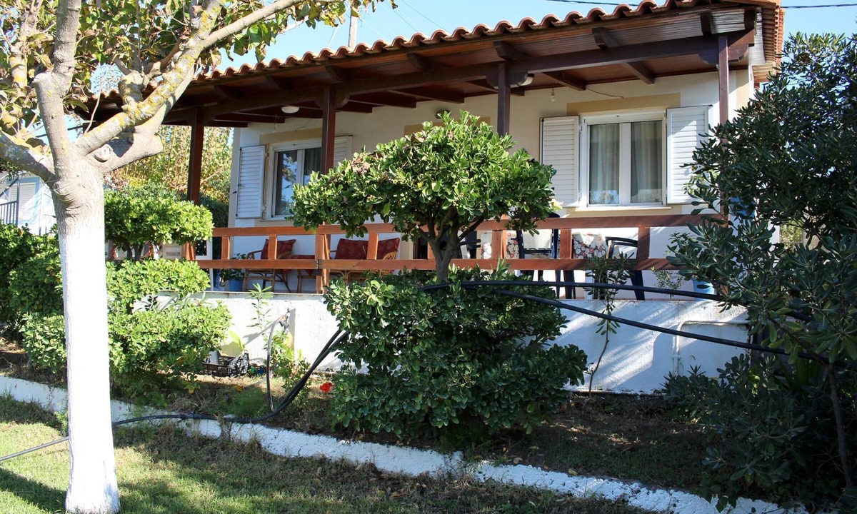 Skafidia House | Rustic holiday house directly at the beach, garden, terrace | Ilia, Peloponnese