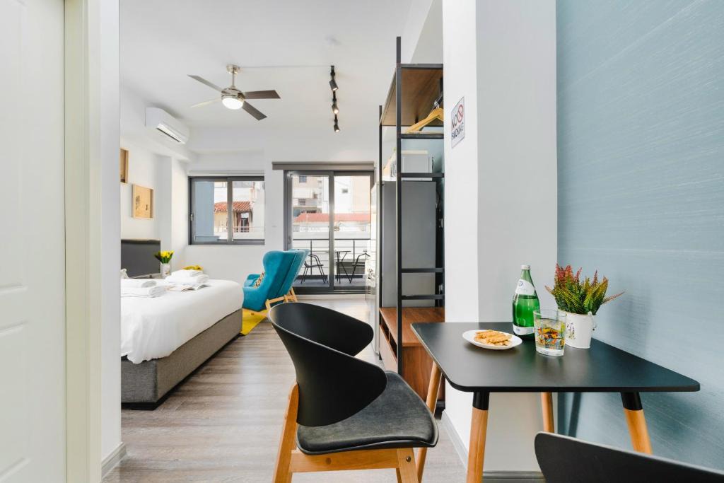 Neapoli Apartment | Sanders Home Suites - Charming Downtown Studio