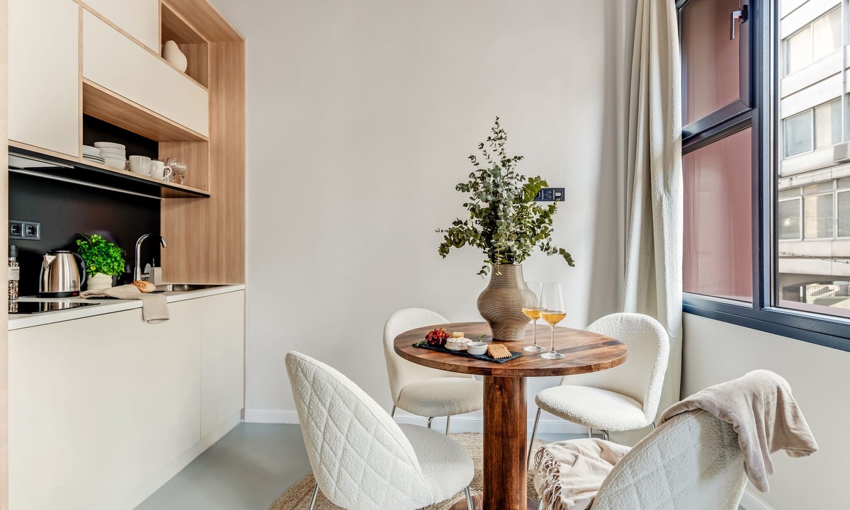 Piraeus Apartment | Sanders Port - Warm Studio Near Piraeus Port