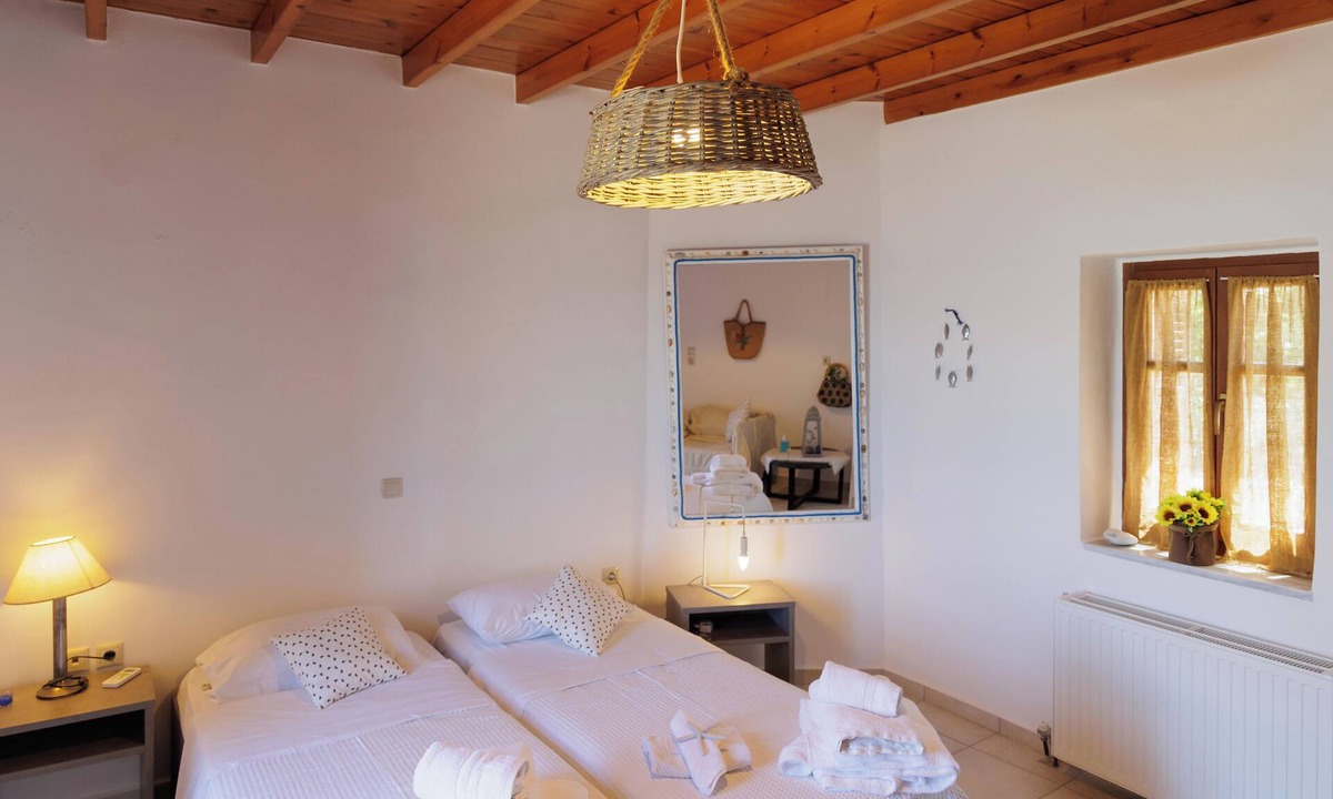 Neon Oitylo House | Sea front Maisonette for 8 in Neo Itilo
