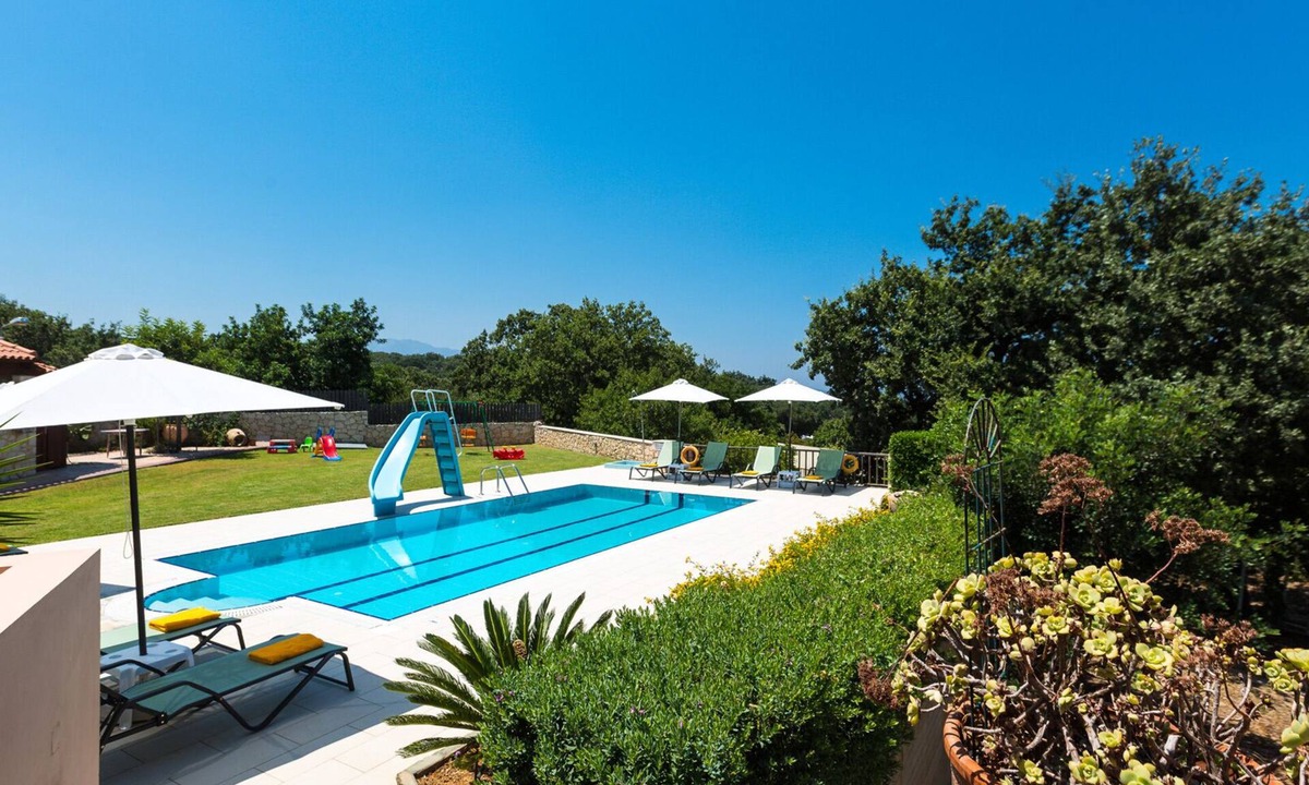 Atsipópoulon Villa | Sea views, full privacy, 6.5km to sandy beach, playground!