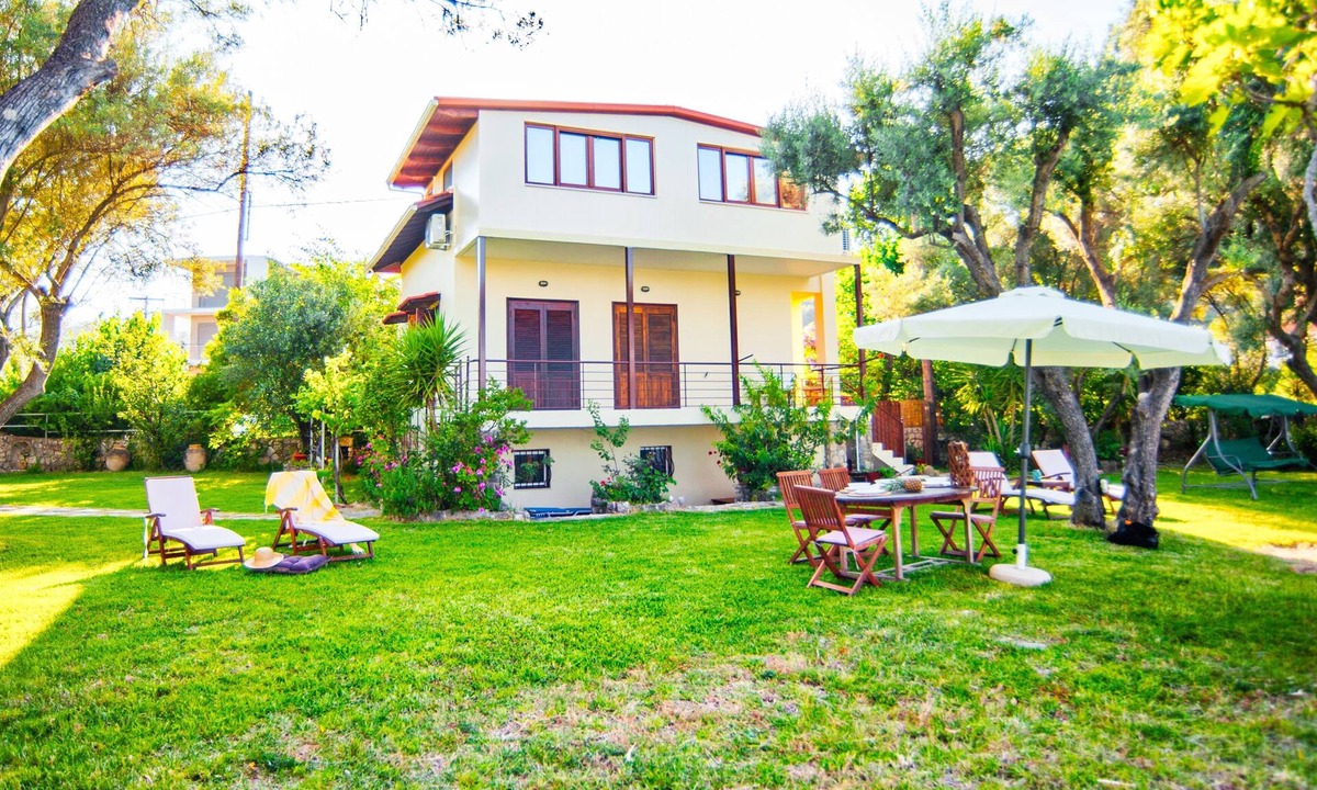Episkopos Villa | Seafront, private beach,independent villa.Fully equipped to satisfy all needs