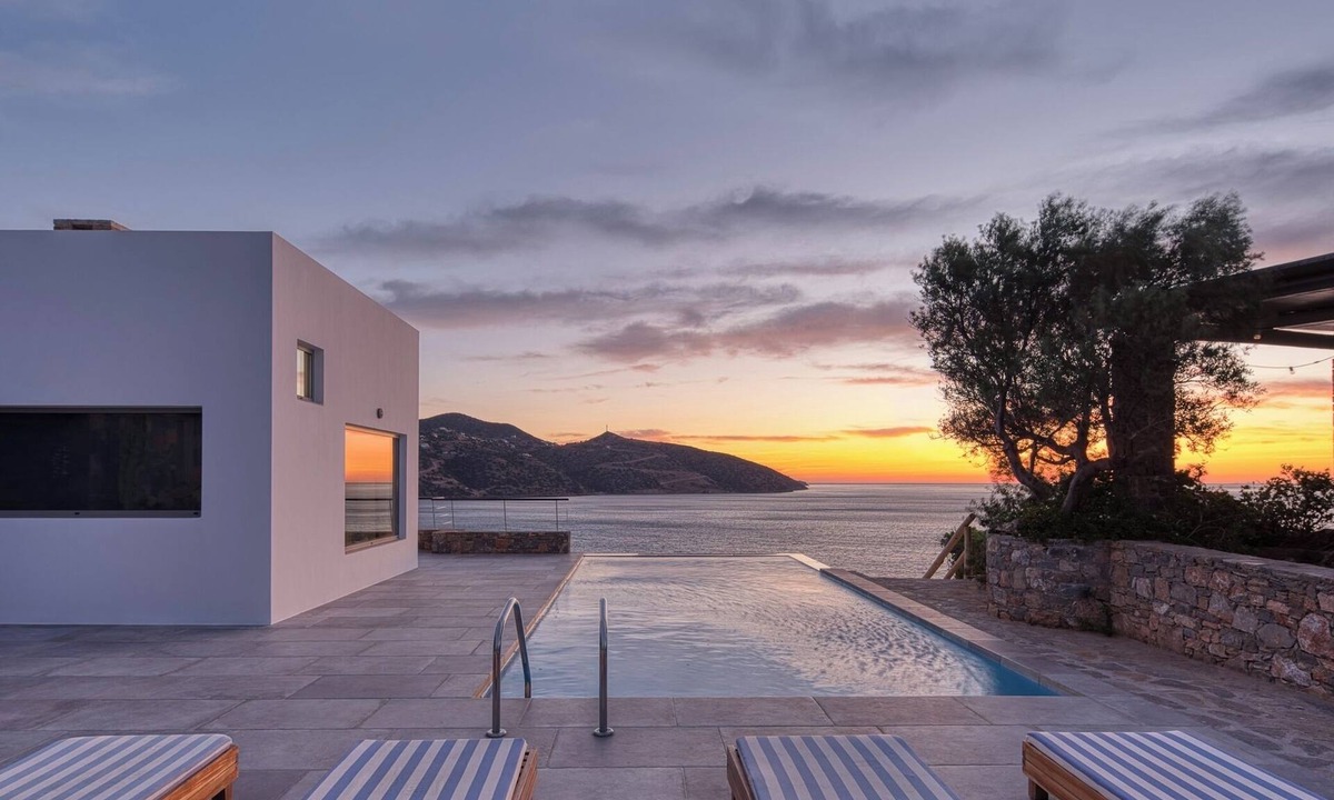 Agios Nikolaos Town Villa | Seafront Retreat near Agios Nikolaos
