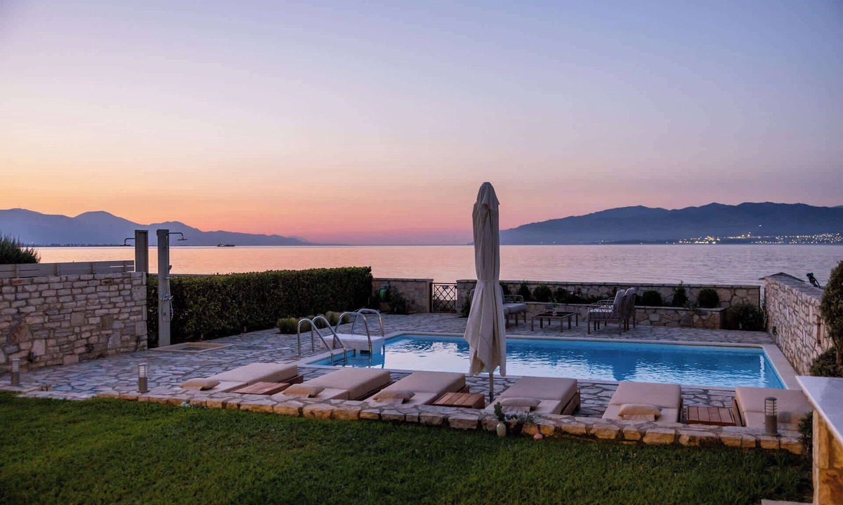 Platanitis Villa | Seafront Villa Ciel with Private Pool in Nafpaktos