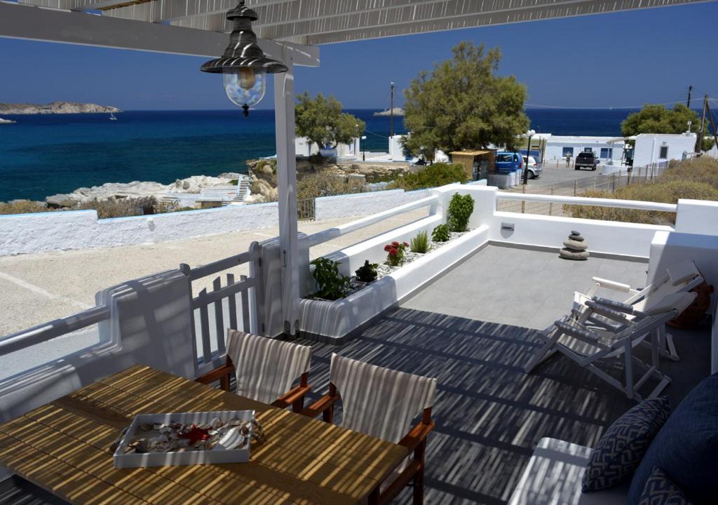 Mandrakia House | Seashell Mandrakia Sea view