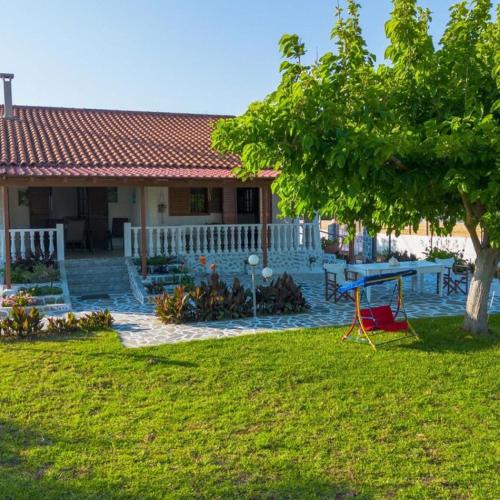 Messini House | Seaside Retreat for Families and Pets