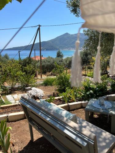 Chrisi Ammoudia House | Seaview serenity