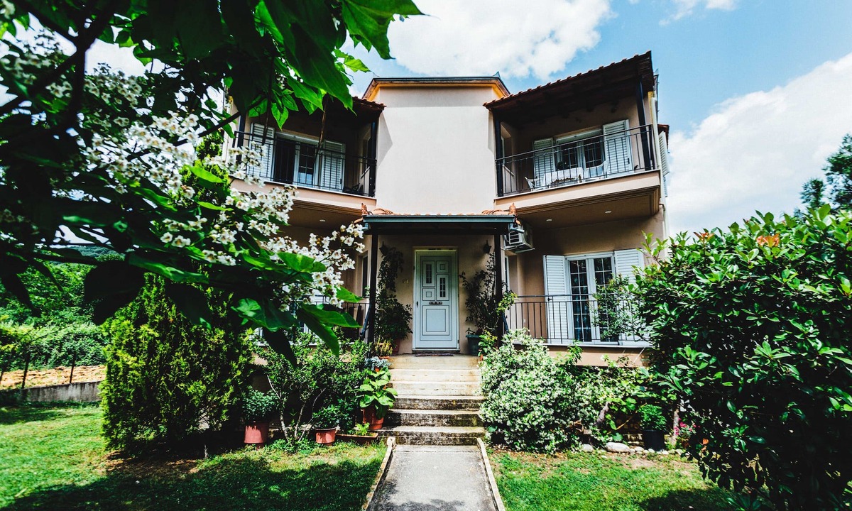 Diava Apartment | Secluded Villa With Fireplace Minutes To Meteora