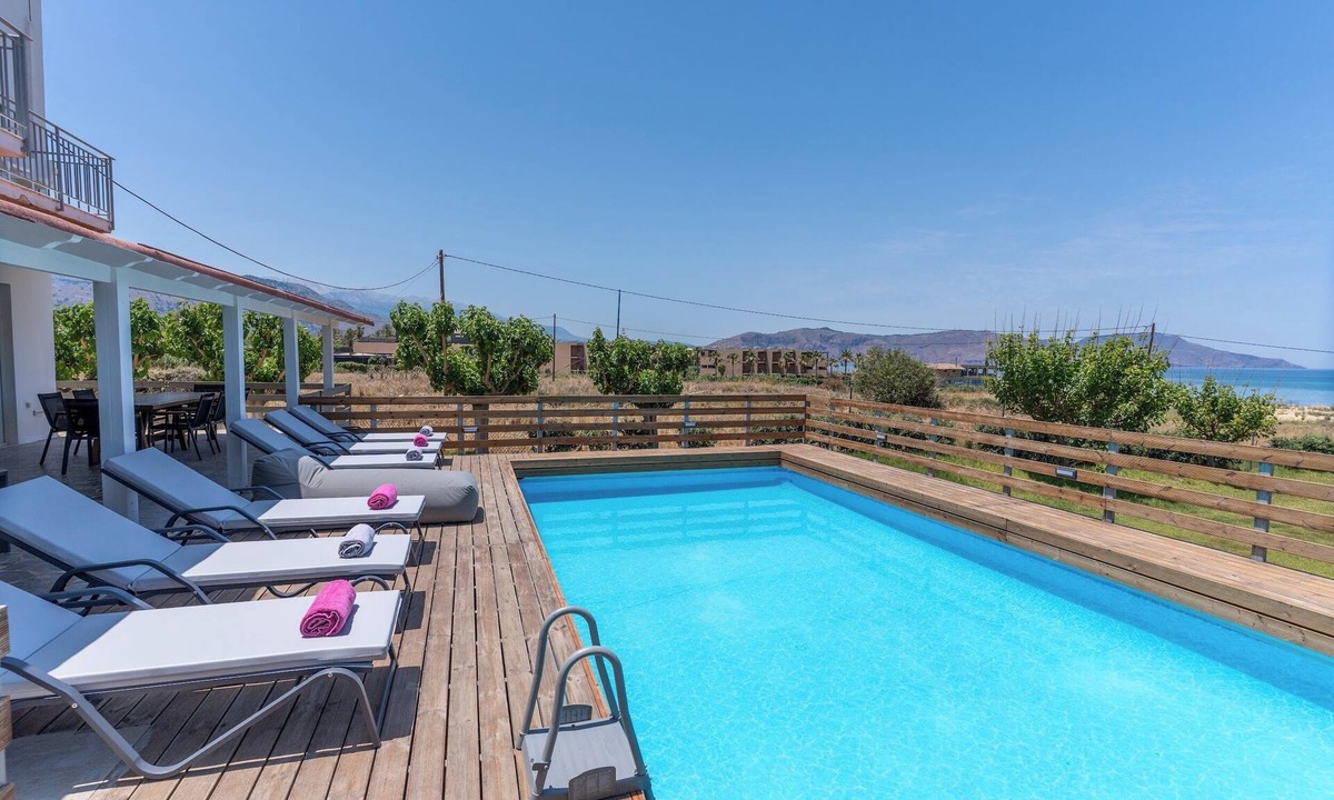 Filaki Villa | Spacious beachfront villa - Boutique Suites Alkioni - 7 bedrooms - 14+ persons