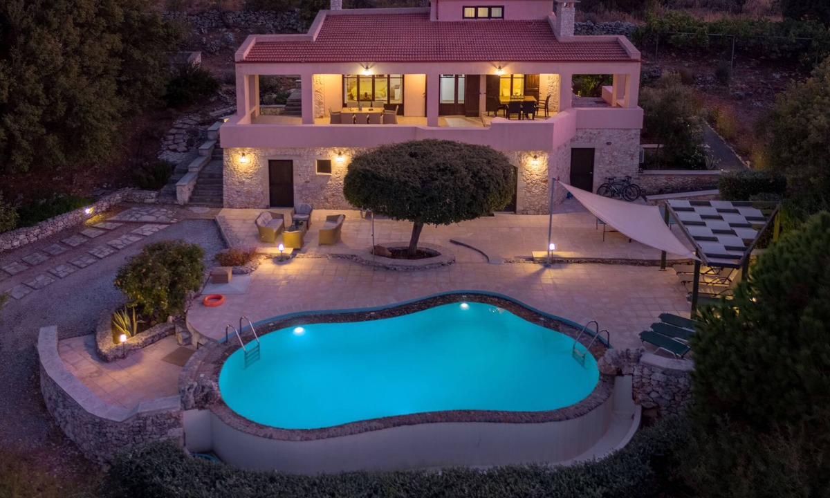 Gavalochori Villa | Spacious, Good Privacy, a Gorgeous Sea View, ideal for groups or large families.