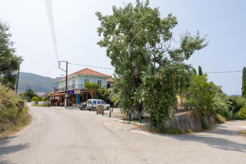 Agia Marina Apartment | sparrow apartment (Σπουργιτης)