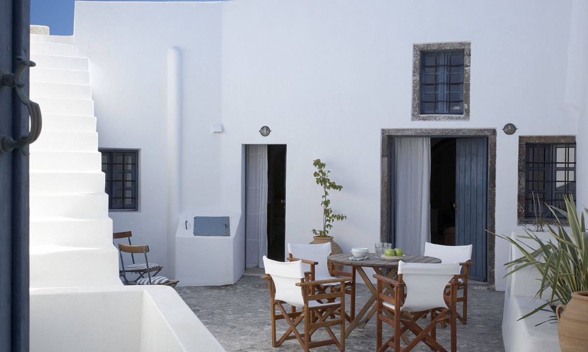 Pyrgos House | Spiti Stelios Restored Traditional House with Breathtaking Sunset Views