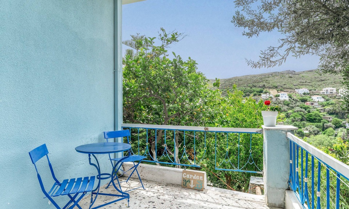 Steniai Apartment | Stenies Little Nook Apartment with Mountain View, Wi-Fi and Air Conditioning