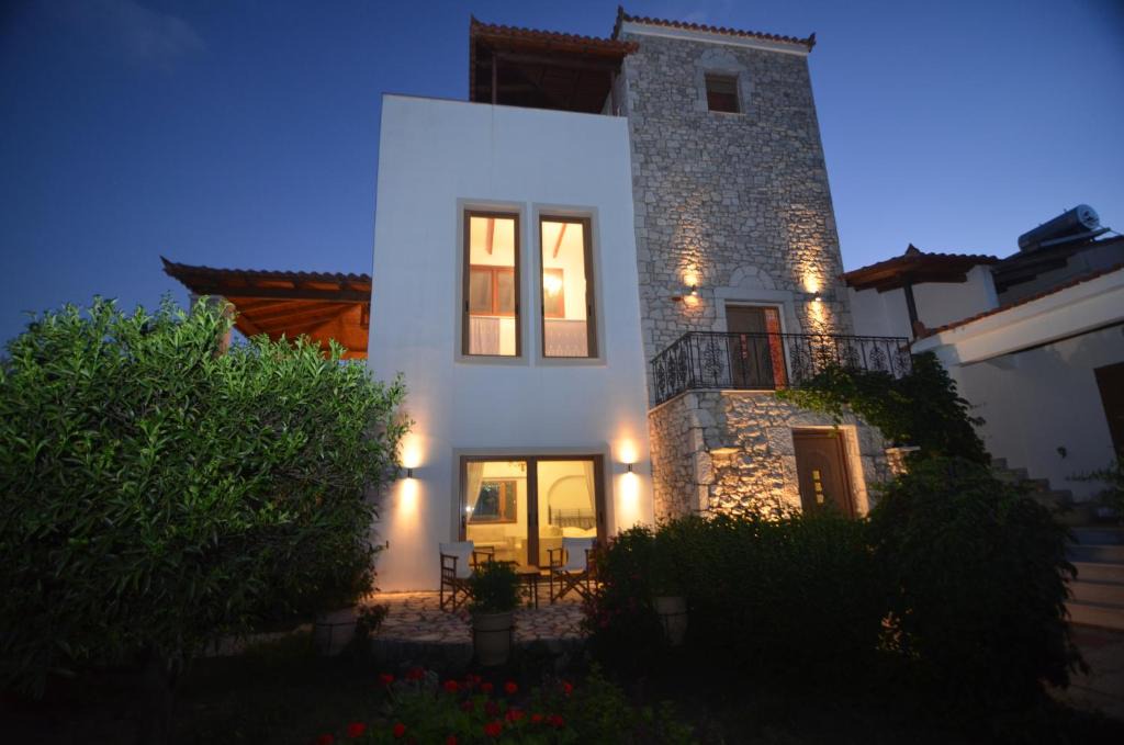 Aristomenis Apartment | Stone Tower Retreat, Oasis of Peace