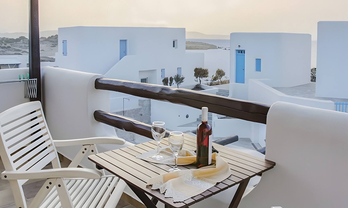 Pachena Apartment | Studio 'Aktaia' with Shared Garden, Wi-Fi and Air Conditioning